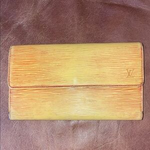 Louis Vuitton Epi long wallet